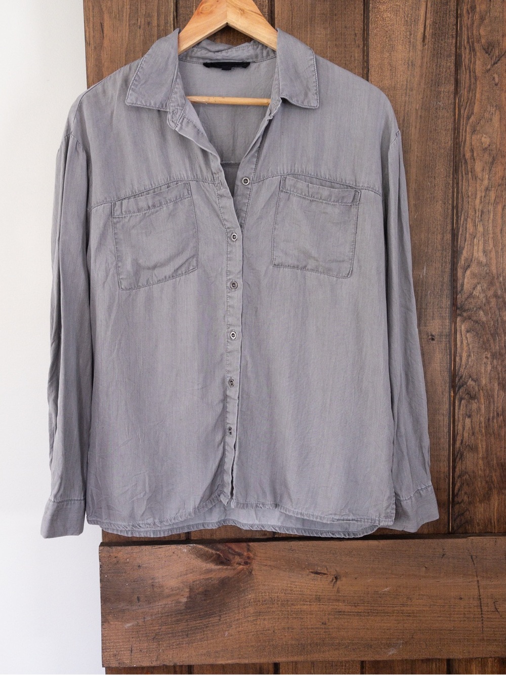 Jane & Delancey Light Gray Lyocell Chambray Look Button Down Roll Tab Shirt Sm
